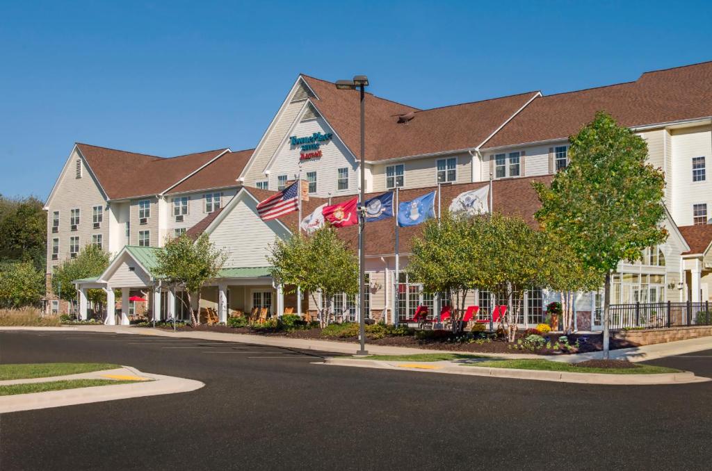 TownePlace Suites by Marriott Clinton at Joint Base Andrews Main image 1